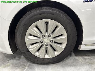 2016 Hyundai SONATA Hybrid SE   - Photo 16 - Bethany, CT 06524