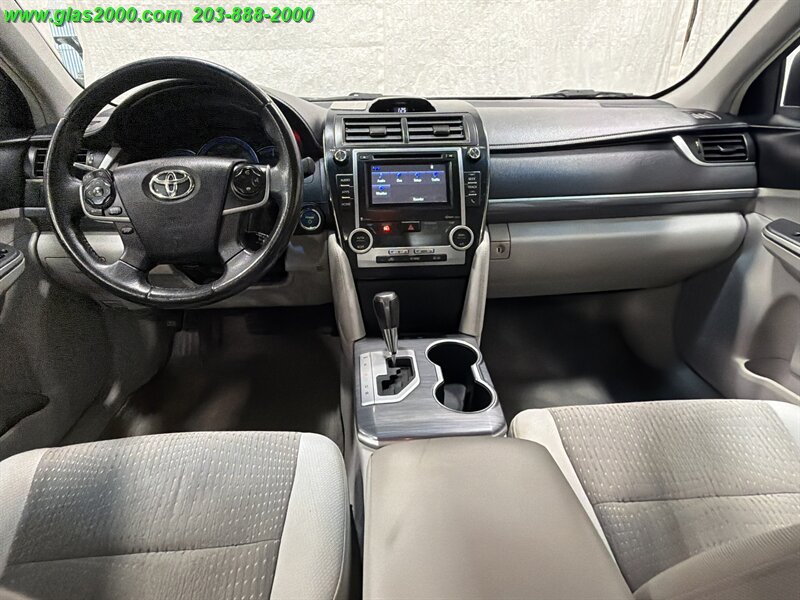 2014 Toyota Camry Hybrid XLE - Photo 6 - Bethany, CT 06524