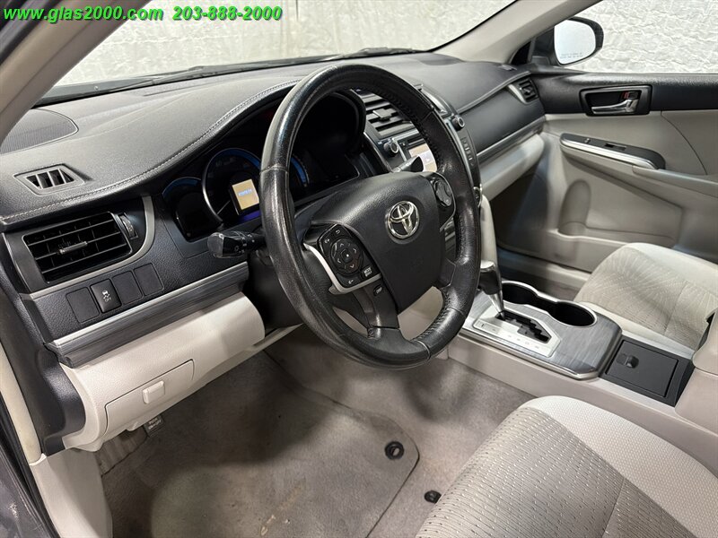 2014 Toyota Camry Hybrid XLE - Photo 3 - Bethany, CT 06524