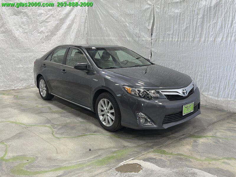 2014 Toyota Camry Hybrid XLE - Photo 2 - Bethany, CT 06524