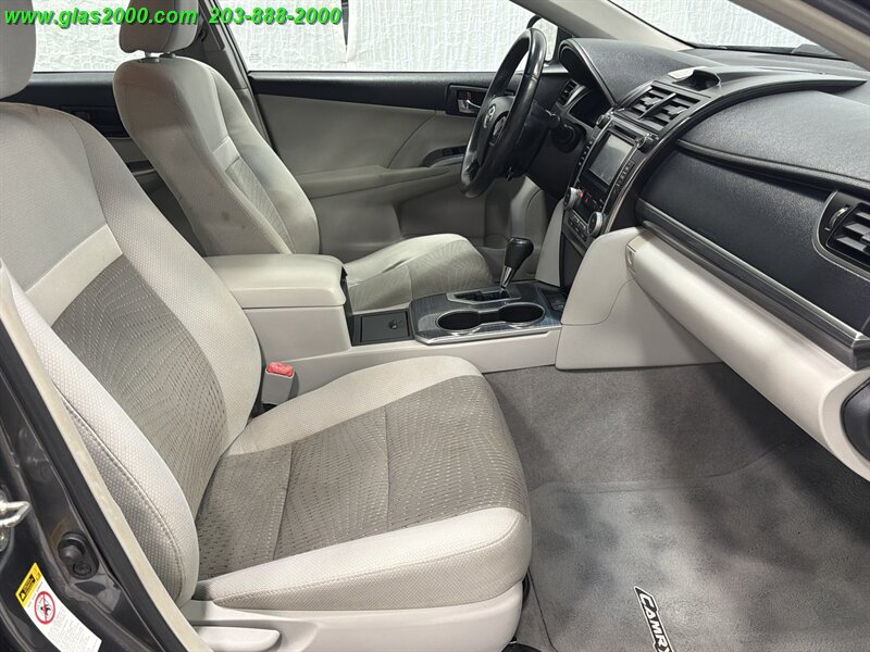 2014 Toyota Camry Hybrid XLE - Photo 21 - Bethany, CT 06524