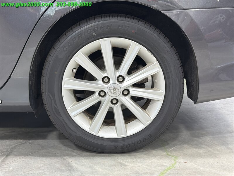 2014 Toyota Camry Hybrid XLE - Photo 16 - Bethany, CT 06524