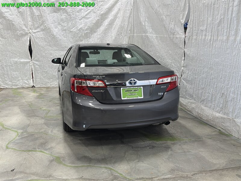 2014 Toyota Camry Hybrid XLE - Photo 30 - Bethany, CT 06524