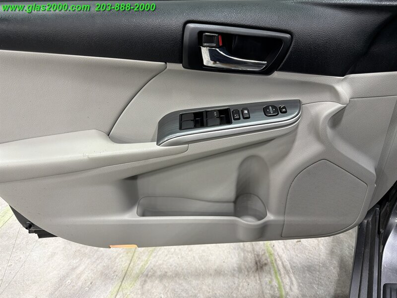 2014 Toyota Camry Hybrid XLE - Photo 25 - Bethany, CT 06524