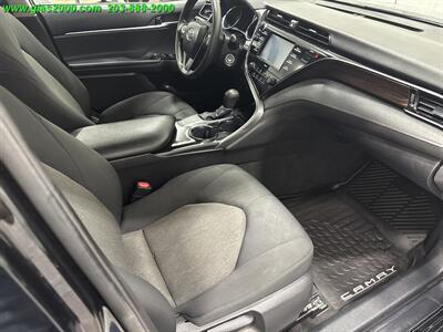 2020 Toyota Camry LE   - Photo 5 - Bethany, CT 06524