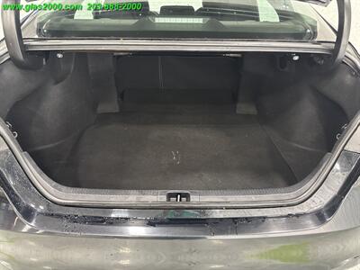 2020 Toyota Camry LE   - Photo 15 - Bethany, CT 06524