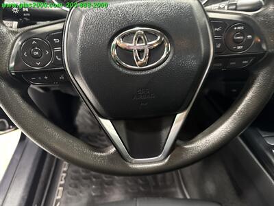2020 Toyota Camry LE   - Photo 26 - Bethany, CT 06524