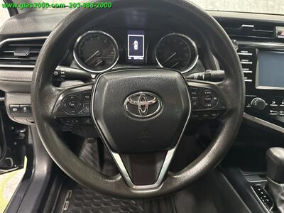 2020 Toyota Camry LE   - Photo 4 - Bethany, CT 06524