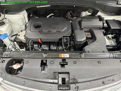 2018 Hyundai Santa Fe SPORT 2.4L - Photo 12 - Bethany, CT 06524