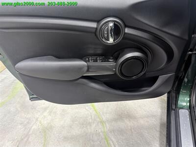 2017 MINI Cooper Hardtop 4 Door   - Photo 25 - Bethany, CT 06524