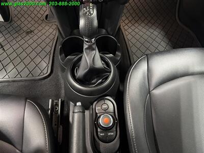 2017 MINI Cooper Hardtop 4 Door   - Photo 17 - Bethany, CT 06524