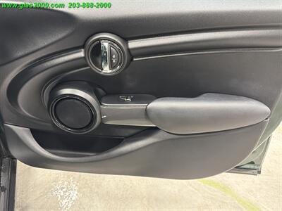 2017 MINI Cooper Hardtop 4 Door   - Photo 26 - Bethany, CT 06524