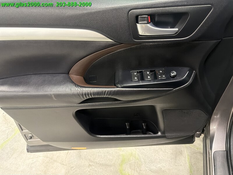 2016 Toyota Highlander XLE - Photo 28 - Bethany, CT 06524