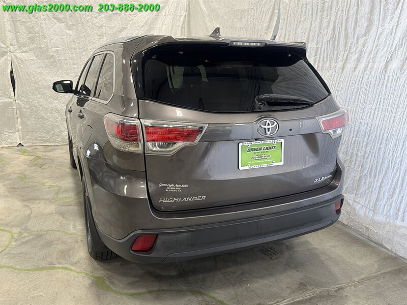 2016 Toyota Highlander XLE - Photo 32 - Bethany, CT 06524