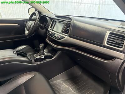 2016 Toyota Highlander XLE - Photo 5 - Bethany, CT 06524
