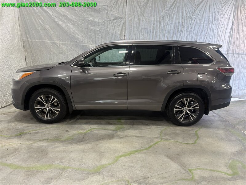 2016 Toyota Highlander XLE - Photo 13 - Bethany, CT 06524