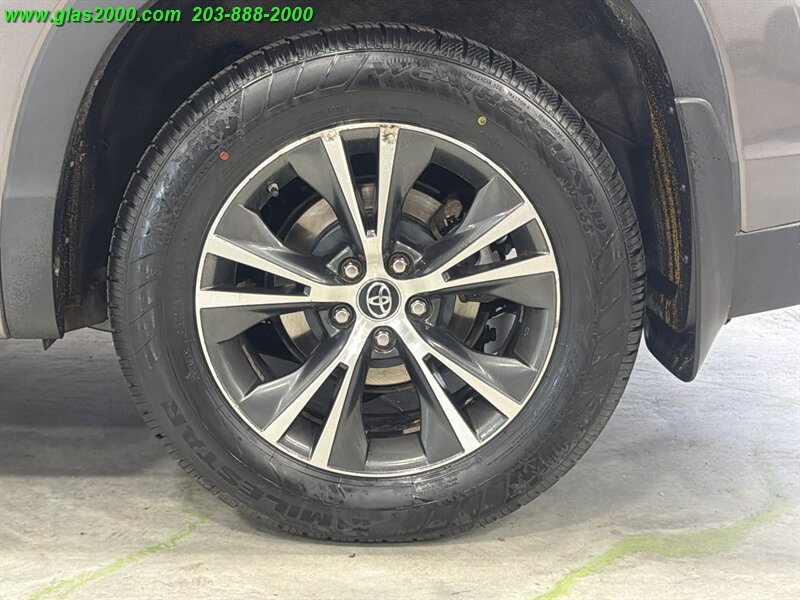 2016 Toyota Highlander XLE - Photo 16 - Bethany, CT 06524