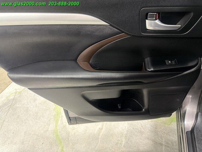 2016 Toyota Highlander XLE - Photo 25 - Bethany, CT 06524