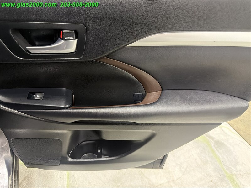 2016 Toyota Highlander XLE - Photo 29 - Bethany, CT 06524