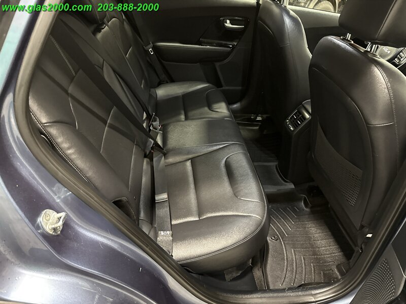 2022 Kia Niro Touring - Photo 10 - Bethany, CT 06524