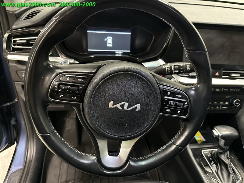 2022 Kia Niro Touring Special Edition photo 3