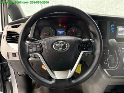 2016 Toyota Sienna L 7-Passenger   - Photo 4 - Bethany, CT 06524