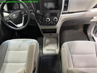 2016 Toyota Sienna L 7-Passenger   - Photo 6 - Bethany, CT 06524