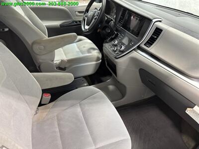 2016 Toyota Sienna L 7-Passenger   - Photo 5 - Bethany, CT 06524