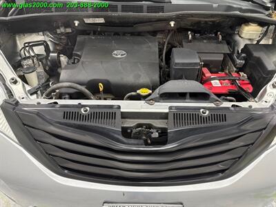 2016 Toyota Sienna L 7-Passenger   - Photo 12 - Bethany, CT 06524