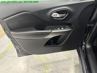 2019 Jeep Cherokee Latitude Plus   - Photo 25 - Bethany, CT 06524
