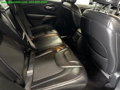 2019 Jeep Cherokee Latitude Plus   - Photo 10 - Bethany, CT 06524