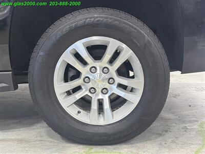 2019 Chevrolet Suburban LT   - Photo 16 - Bethany, CT 06524