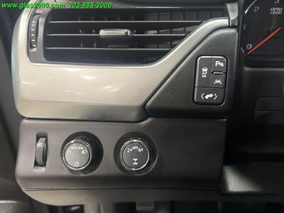 2019 Chevrolet Suburban LT   - Photo 29 - Bethany, CT 06524