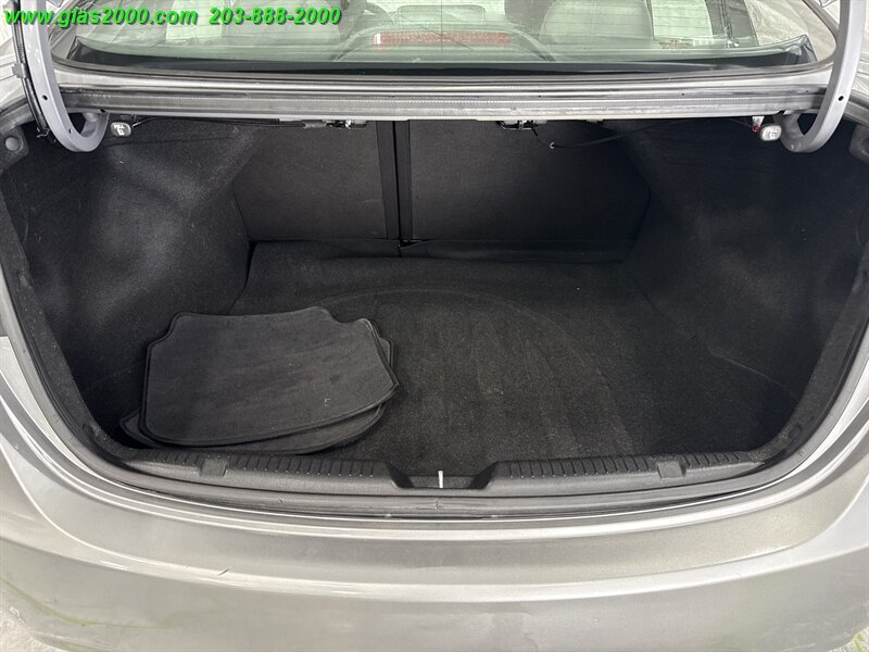 2012 Hyundai Elantra Limited   - Photo 15 - Bethany, CT 06524