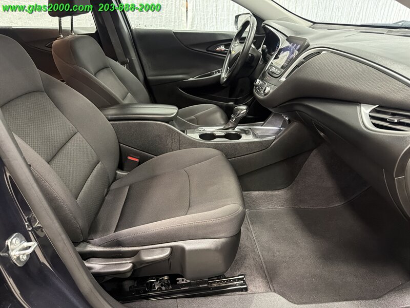 2023 Chevrolet Malibu LT - Photo 21 - Bethany, CT 06524