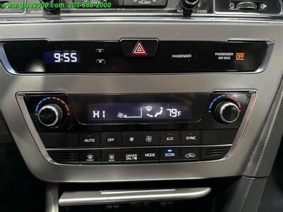 2016 Hyundai Sonata Hybrid SE   - Photo 17 - Bethany, CT 06524