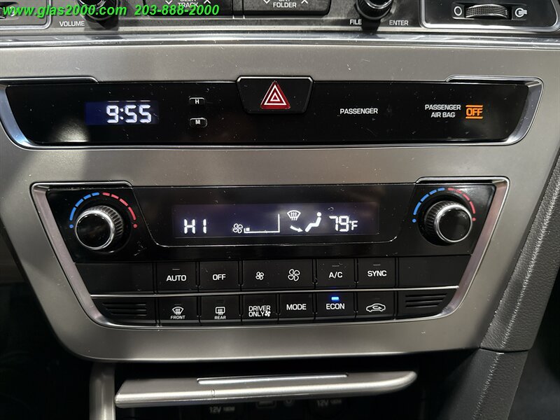 2016 Hyundai Sonata Hybrid SE   - Photo 17 - Bethany, CT 06524