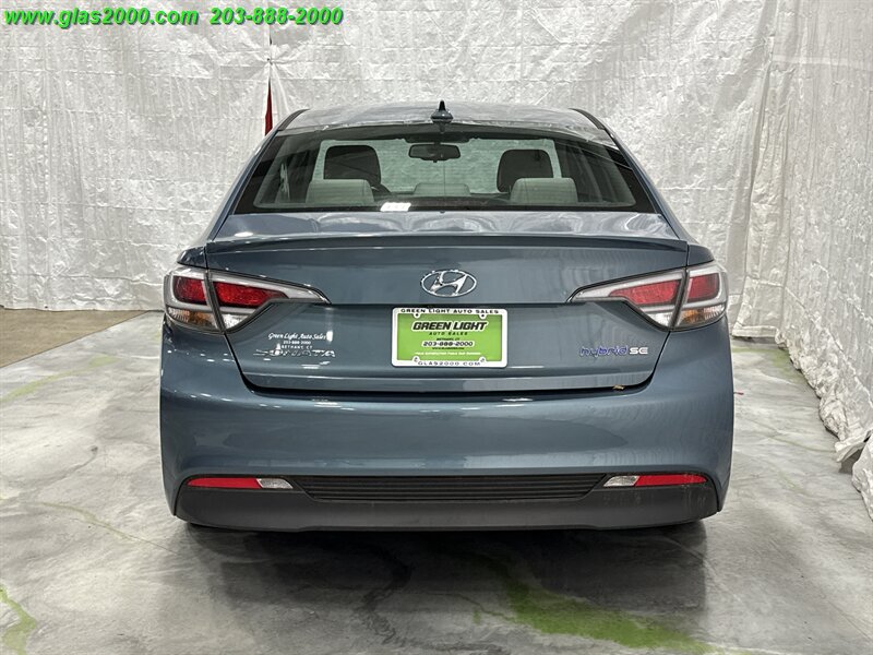 2016 Hyundai Sonata Hybrid SE   - Photo 20 - Bethany, CT 06524
