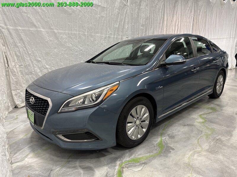 2016 Hyundai Sonata Hybrid SE   - Photo 1 - Bethany, CT 06524