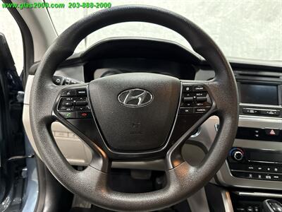 2016 Hyundai Sonata Hybrid SE   - Photo 4 - Bethany, CT 06524