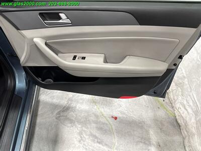 2016 Hyundai Sonata Hybrid SE   - Photo 26 - Bethany, CT 06524