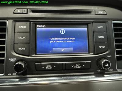 2016 Hyundai Sonata Hybrid SE   - Photo 16 - Bethany, CT 06524