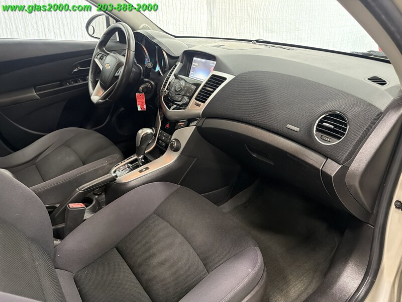 2014 Chevrolet Cruze 1LT Auto - Photo 5 - Bethany, CT 06524