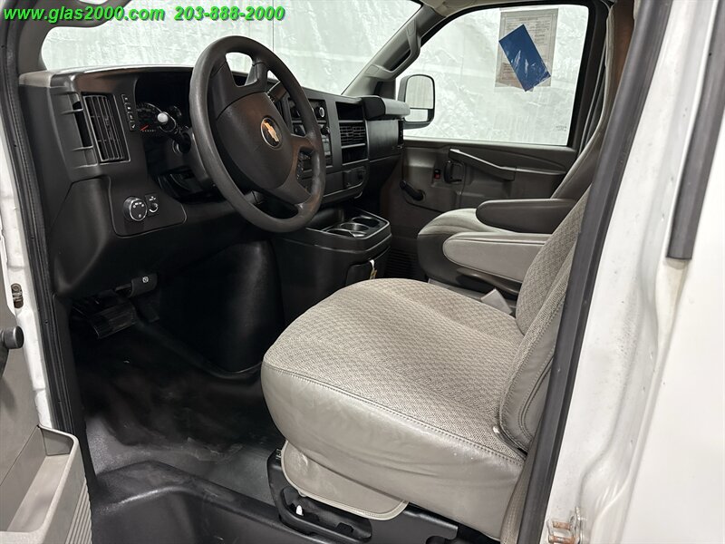 2017 Chevrolet Express 3500 - Photo 3 - Bethany, CT 06524
