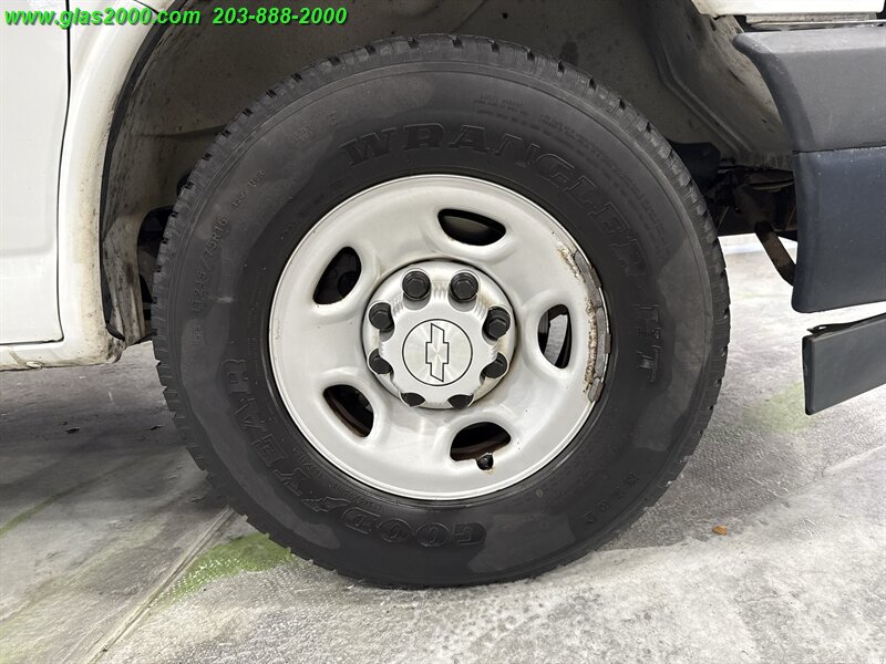 2017 Chevrolet Express 3500 - Photo 18 - Bethany, CT 06524