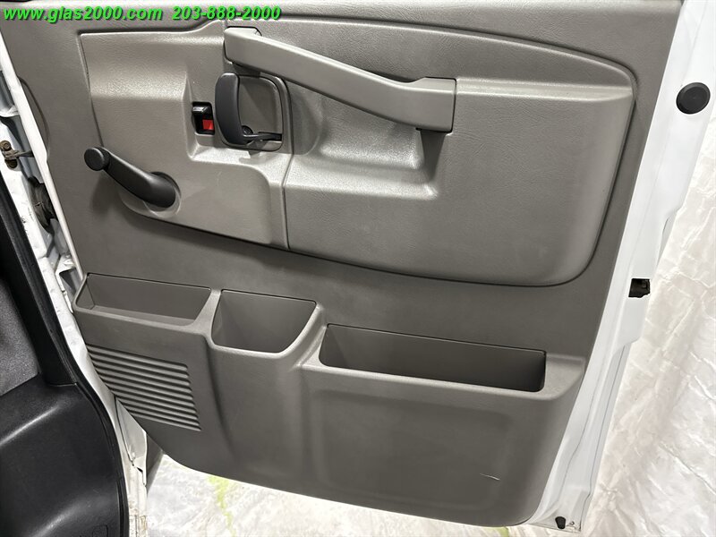 2017 Chevrolet Express 3500 - Photo 16 - Bethany, CT 06524