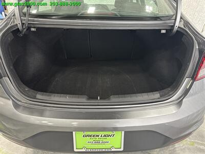2019 Hyundai Elantra SE   - Photo 14 - Bethany, CT 06524