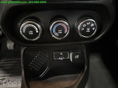 2016 Jeep Renegade Latitude 75th Anniversary Edition   - Photo 30 - Bethany, CT 06524