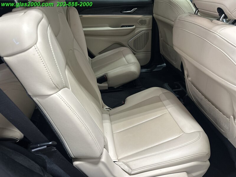 2022 Jeep Grand Cherokee Limited - Photo 9 - Bethany, CT 06524