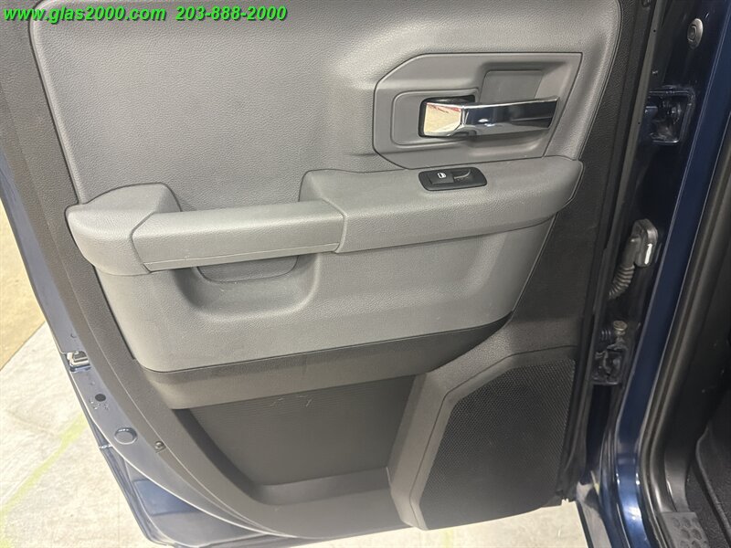 2020 RAM 1500 CLASSIC SLT - Photo 25 - Bethany, CT 06524